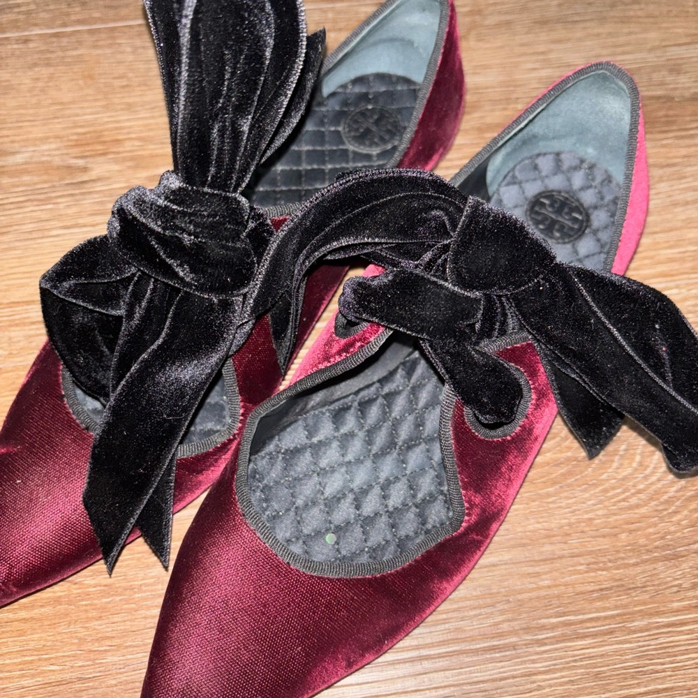 Elegant Velvet Burgundy Flats with Black Bow